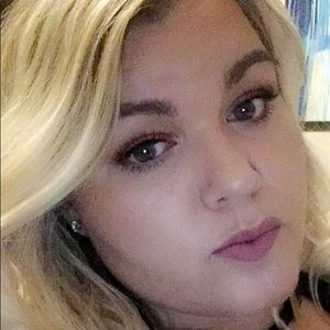 Meet your Posher, Brie